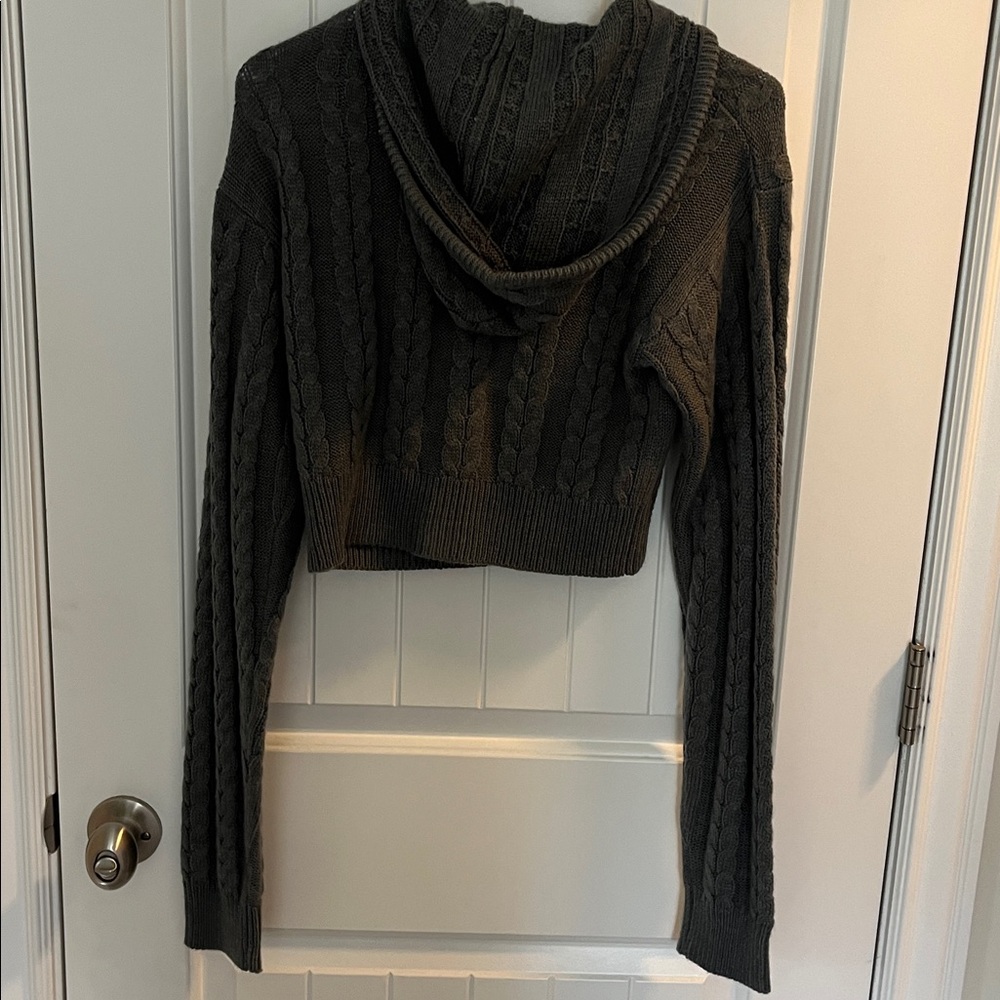 Dark gray cable knit zip up cropped sweater - Picture 4 of 6